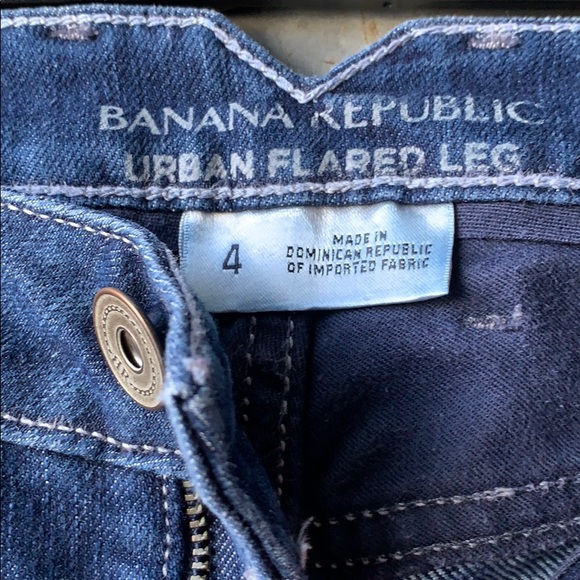 Banana Republic Urban Flared Leg - Picture 3 of 6